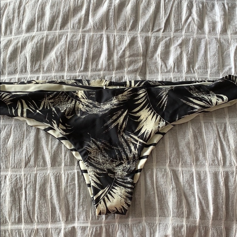 Billabong swim bottoms